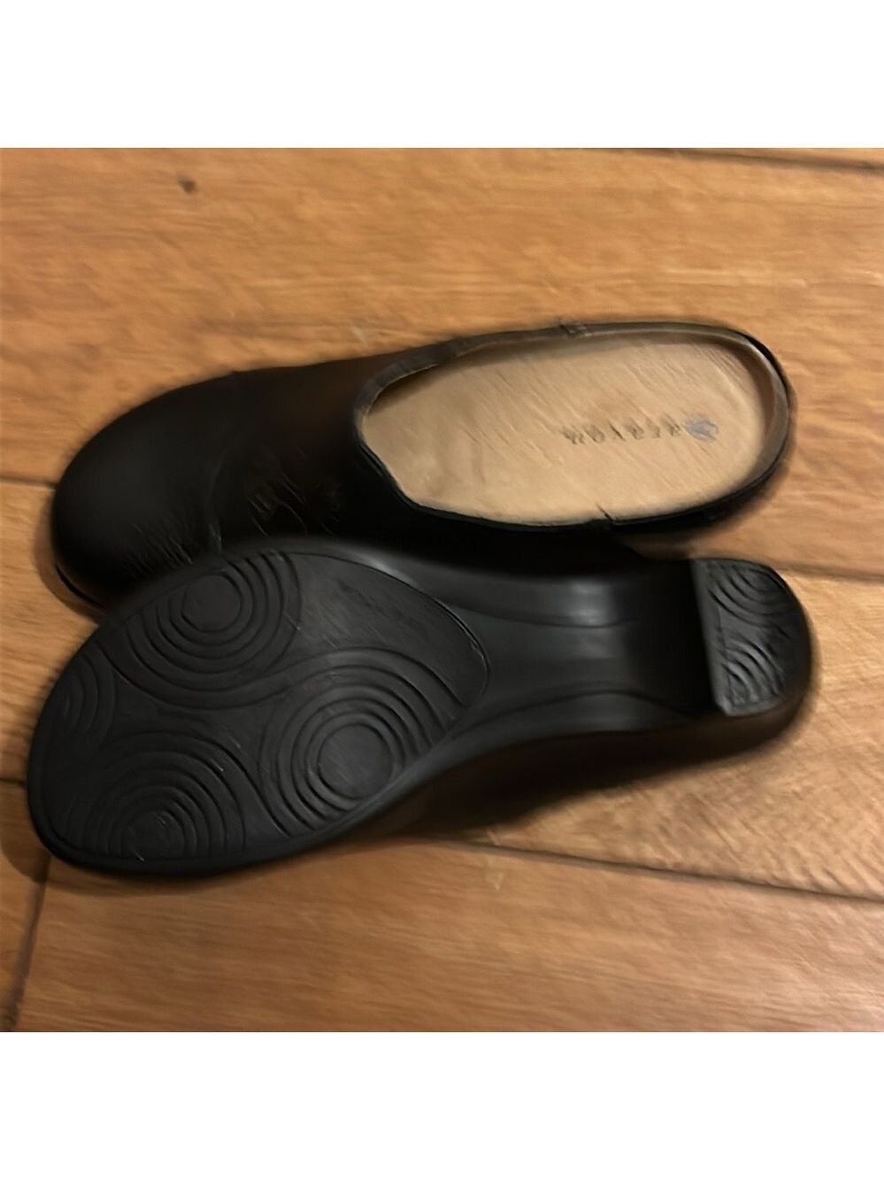 Black leather Aravon Clogs 7.5 B New Without Box - Picture 6 of 6